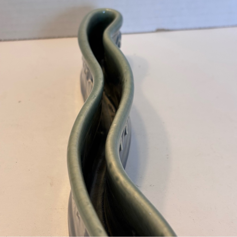 Wavy Ceramic Planter - Picture 10 of 10